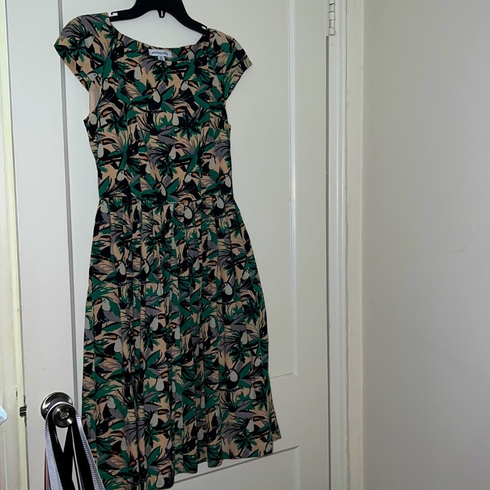 Emily and Fin dress size: s